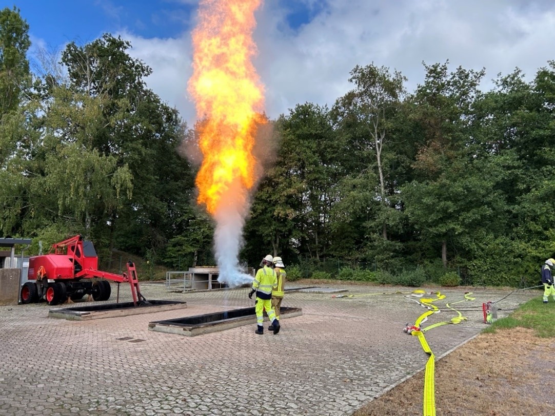 Simulation eines Gasbrandes mit Gasaustritt auf der Oberseite der Gasleitung