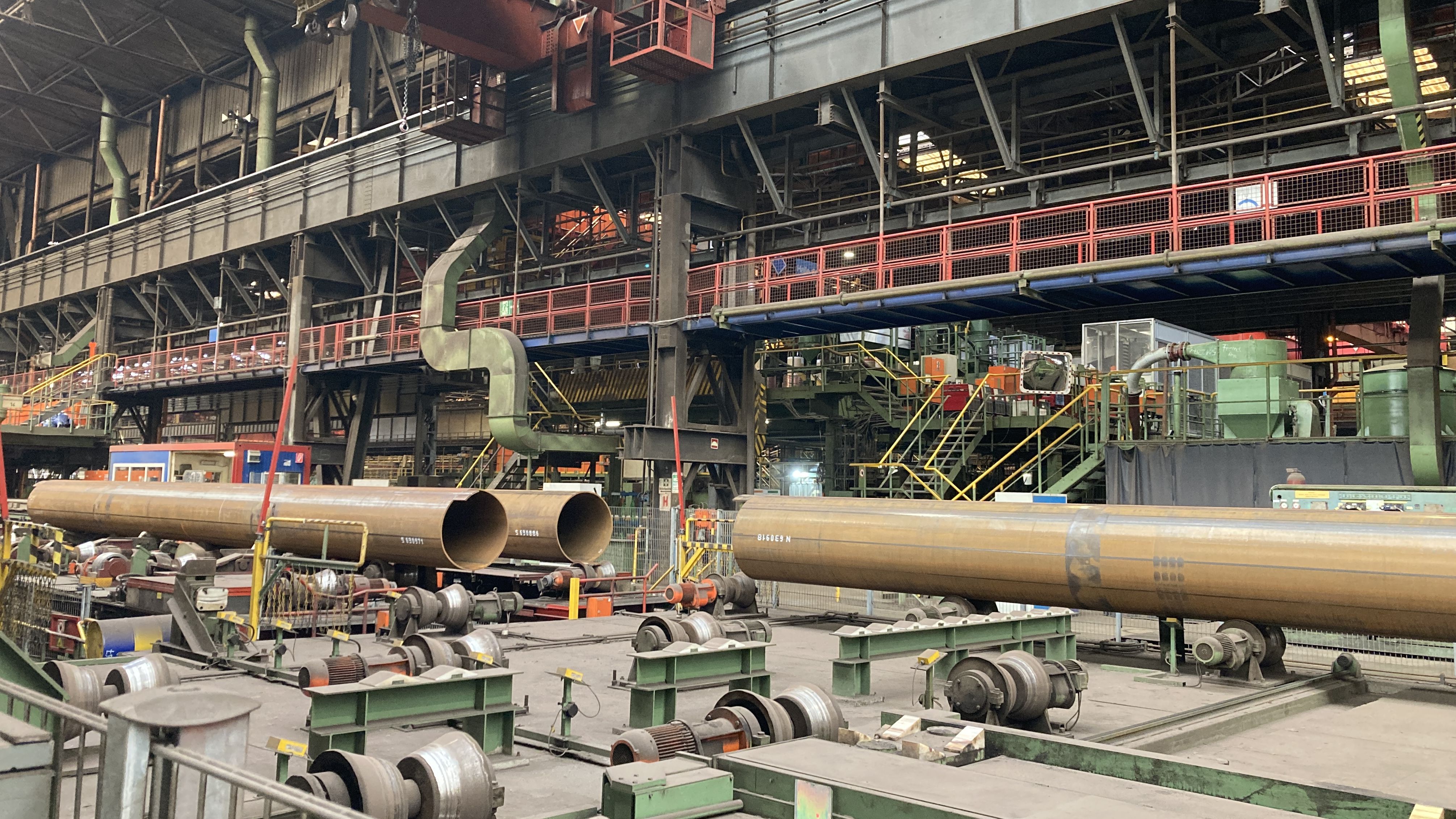 •	Süddeutsche Erdgasleitung (SEL) der terranets bw: Einblick in die Rohrproduktion